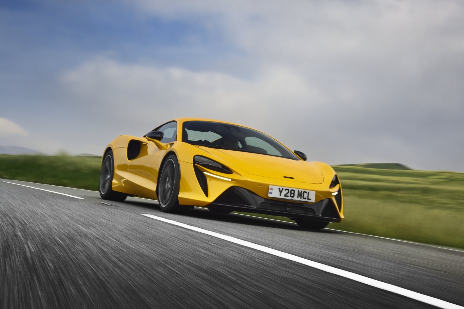 McLaren Artura Crowned ‘Britain’s Best Driver’s Car’ by Autocar Magazine