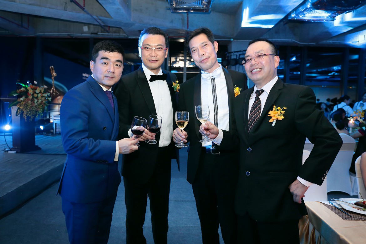 The General Manager of Rolls-Royce Motor Cars (Nannin Mr Eric Lee (2nd from left), with guests at the Rolls-Royce Masterpiece Series Exhibition